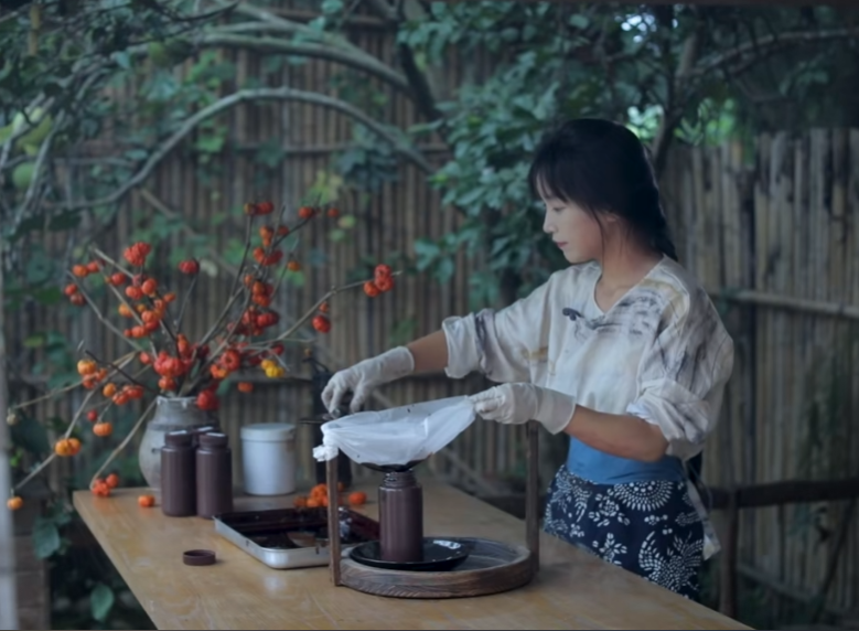 曾“鲸落万物生”，李子柒时隔三年回归，连更2条作品再登顶流(图7)