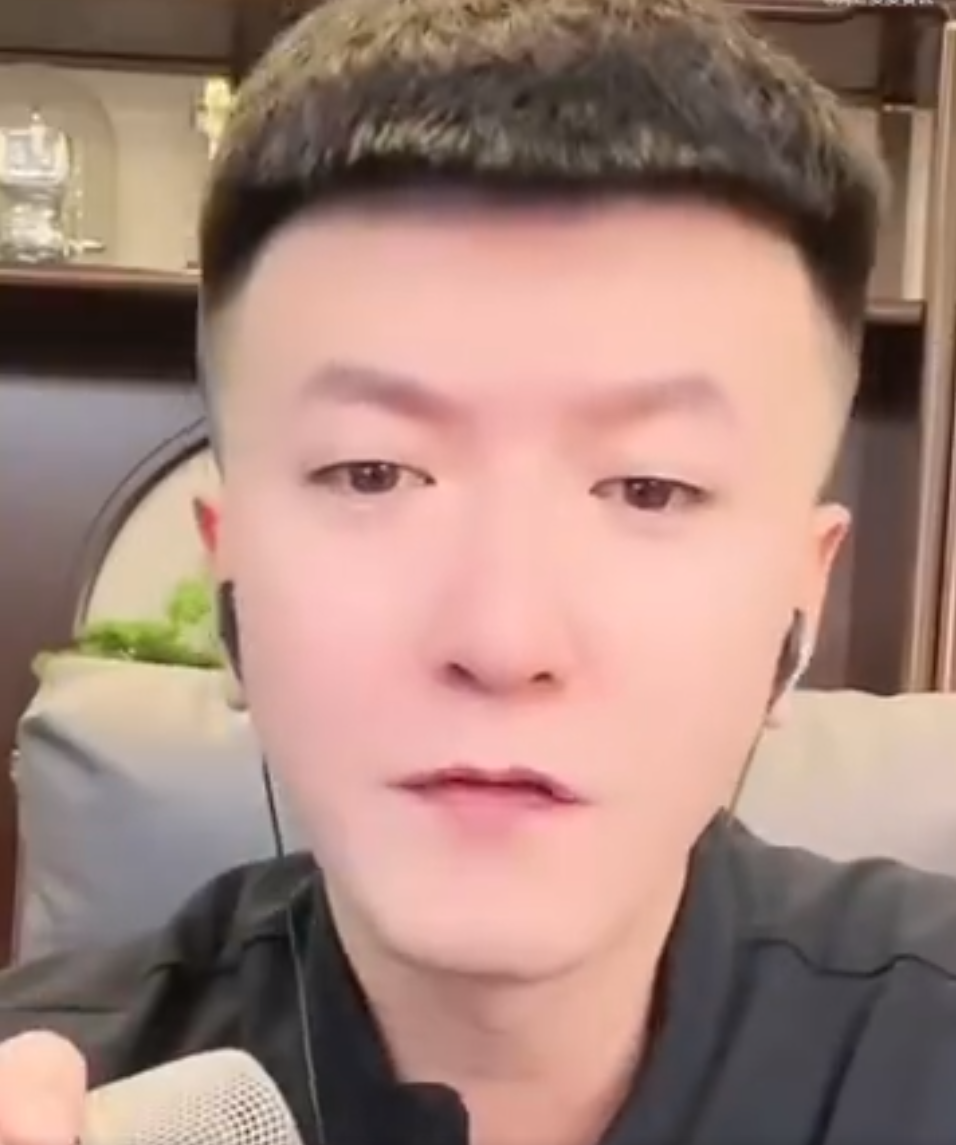 方丈喊话宇文泡,和你不熟再敢给我起外号,应该问天佑意见,王某人热度没接好(图4)