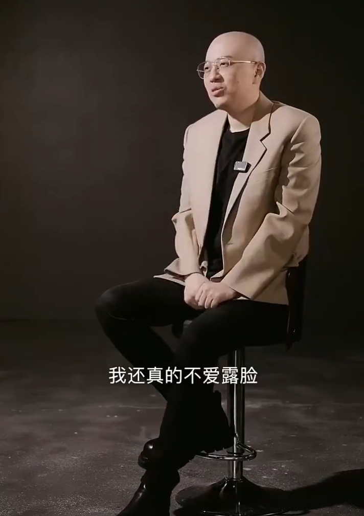 方丈回怼网友:我满嘴脏话却修路捐钱!伽柏力挺刘二狗,为你重启账号!(图5)