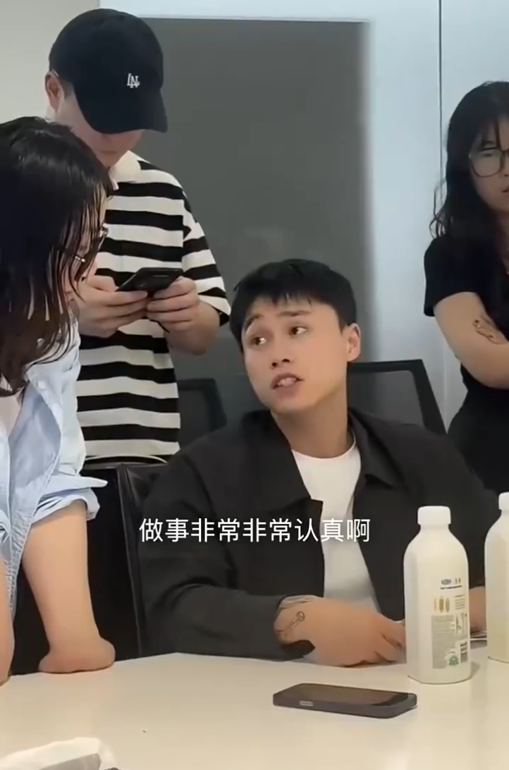 方丈回怼网友:我满嘴脏话却修路捐钱!伽柏力挺刘二狗,为你重启账号!(图6)