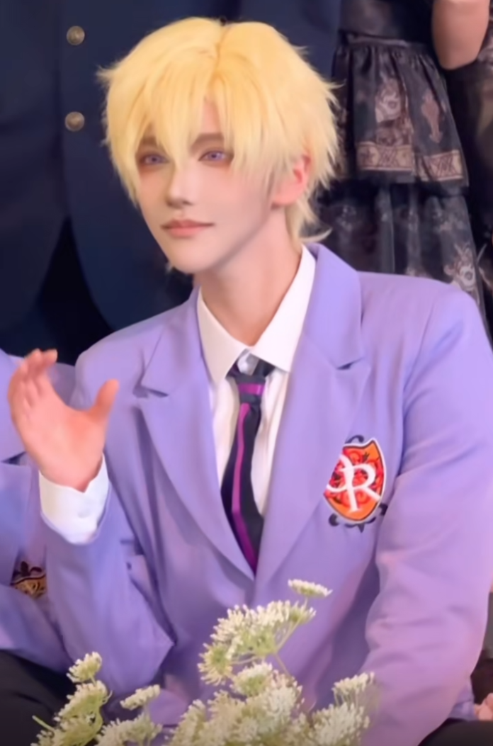 身材好就露出来？美女Coser被公司逼着擦边？发布17分钟视频道歉(图2)