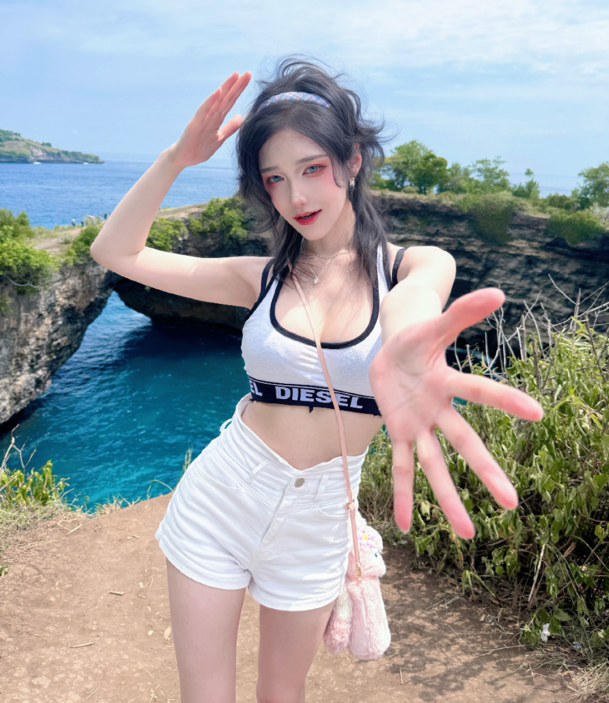 身材好就露出来？美女Coser被公司逼着擦边？发布17分钟视频道歉(图11)