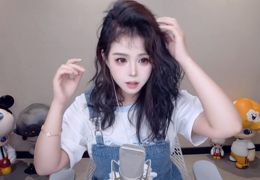 “斗鱼五姐”纳豆回归，出走四年混得不好？斗鱼开始召回计划了？(图3)