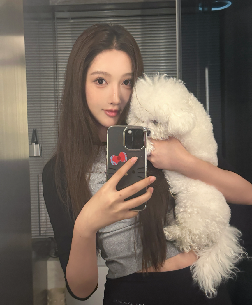 都美竹回应诈骗20万后续，钱款会用于公益，宣布重返网络“说话”(图1)