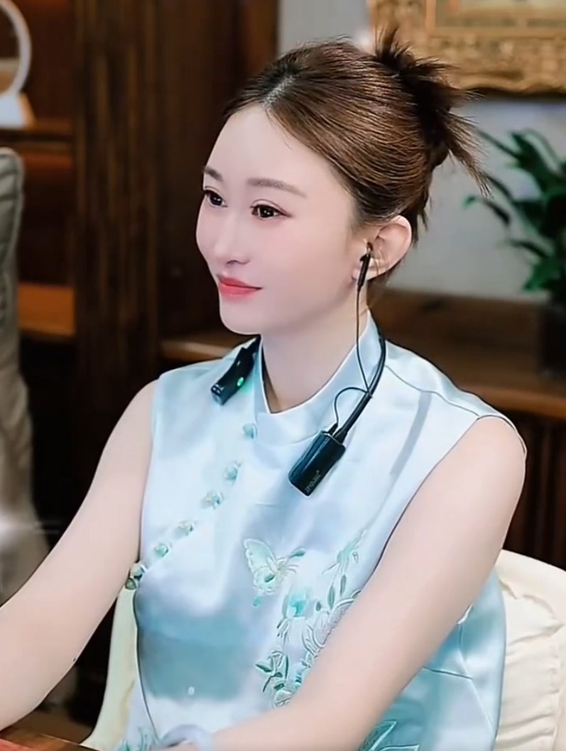 小伊伊直播晒上亿杭州豪宅!王小源讲述与方丈关系隔阂原因(图6)