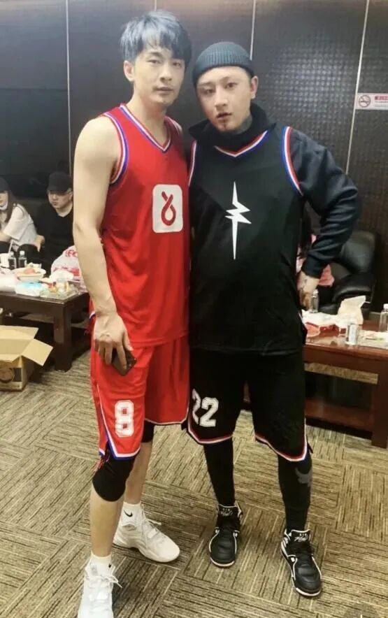 方丈辛巴已和好，立场不同都没错！太原老葛回应辛巴的五个亿？(图1)