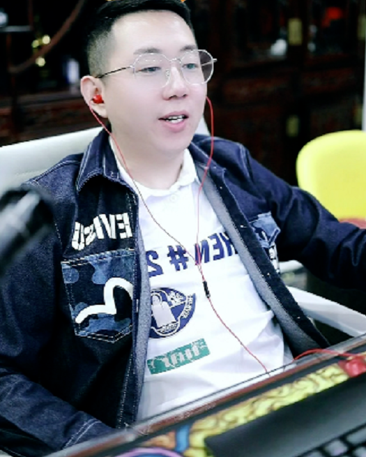 王小源10月5日前露脸:誓言东山再起!二驴账号解封,复出仍在研究?(图1)