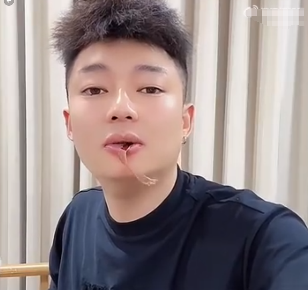 刘二狗十周年,伽柏哥登台发言!宇文泡婉拒刘二狗活动,与818关系敏感(图4)