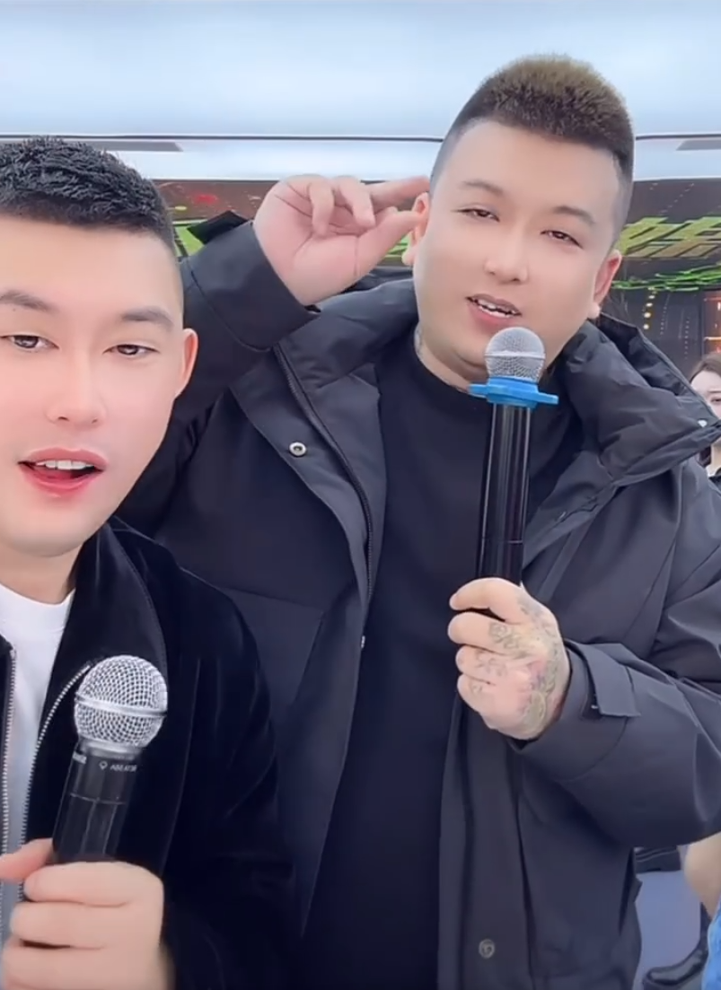 天津李四和阿厦七年恩怨一笑解，再骂人举报你，小根警告祁天道粉丝(图3)