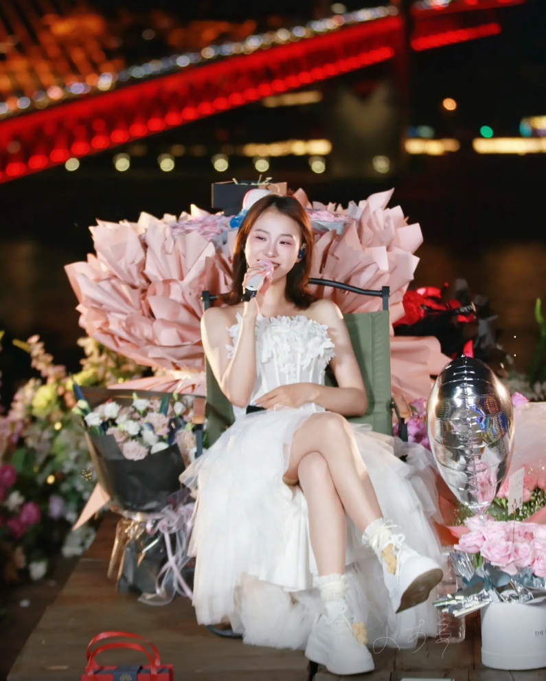 韩安冉说老公宋浩然亏损4个月了!YY顶流主播小阿七抖音首秀破圈?(图4)