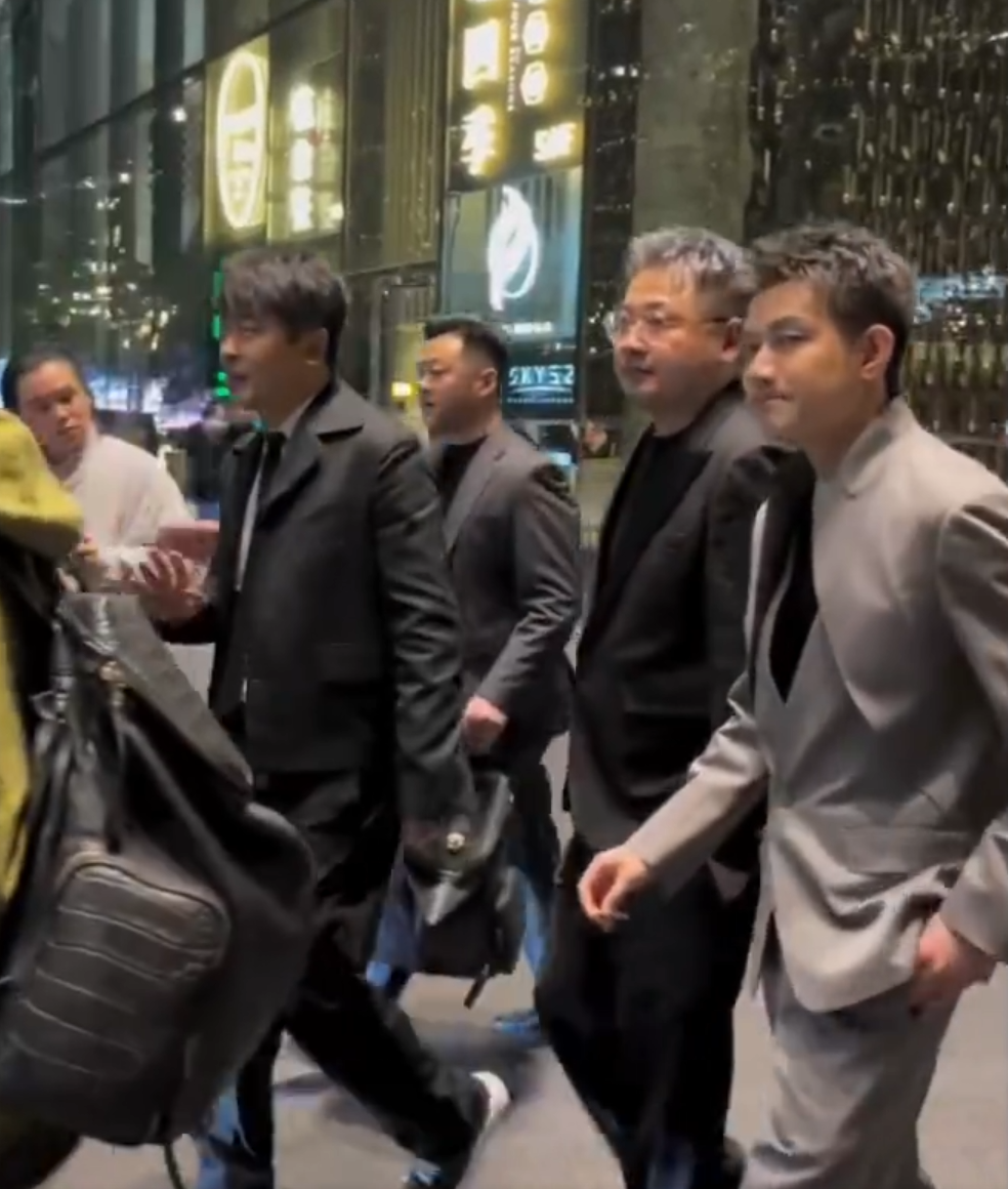 仙洋做客舞帝？巴扎黑评价仙洋直来直去！辛巴登台致词阿哲生日会(图5)