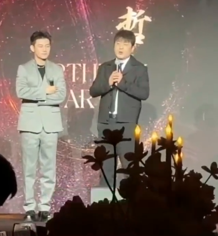 仙洋做客舞帝？巴扎黑评价仙洋直来直去！辛巴登台致词阿哲生日会(图6)