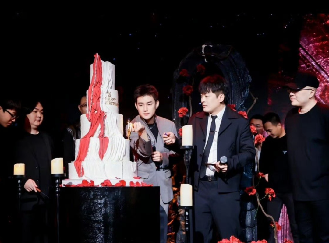 仙洋做客舞帝？巴扎黑评价仙洋直来直去！辛巴登台致词阿哲生日会(图7)