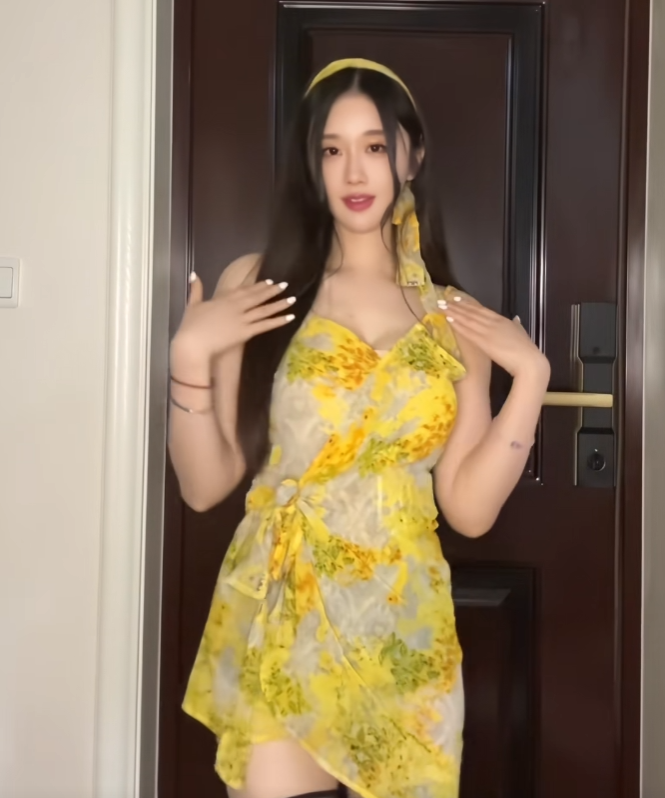 已和解轩子重回虎牙!“深夜女友”回家的诱惑,她能否再创辉煌?(图2)