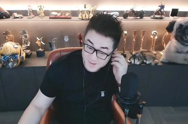 芮甜甜爆违约金，还有十几万就还清，毕加索出来了？暂时无法直播(图4)