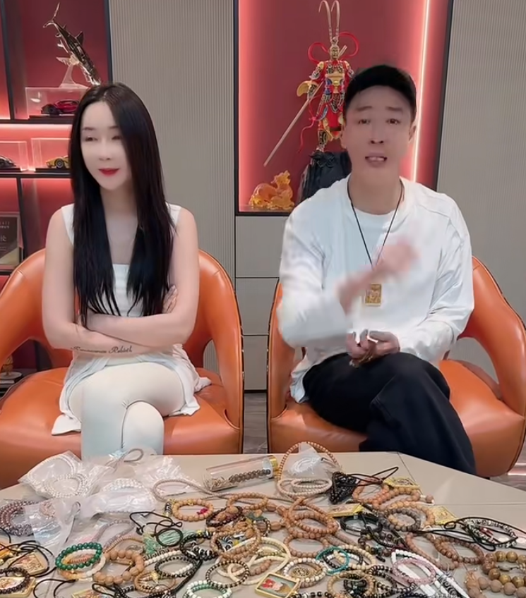 赵本山女儿球球回应为何不做明星？刘一手携新公司蓄势回归KS直播？(图6)