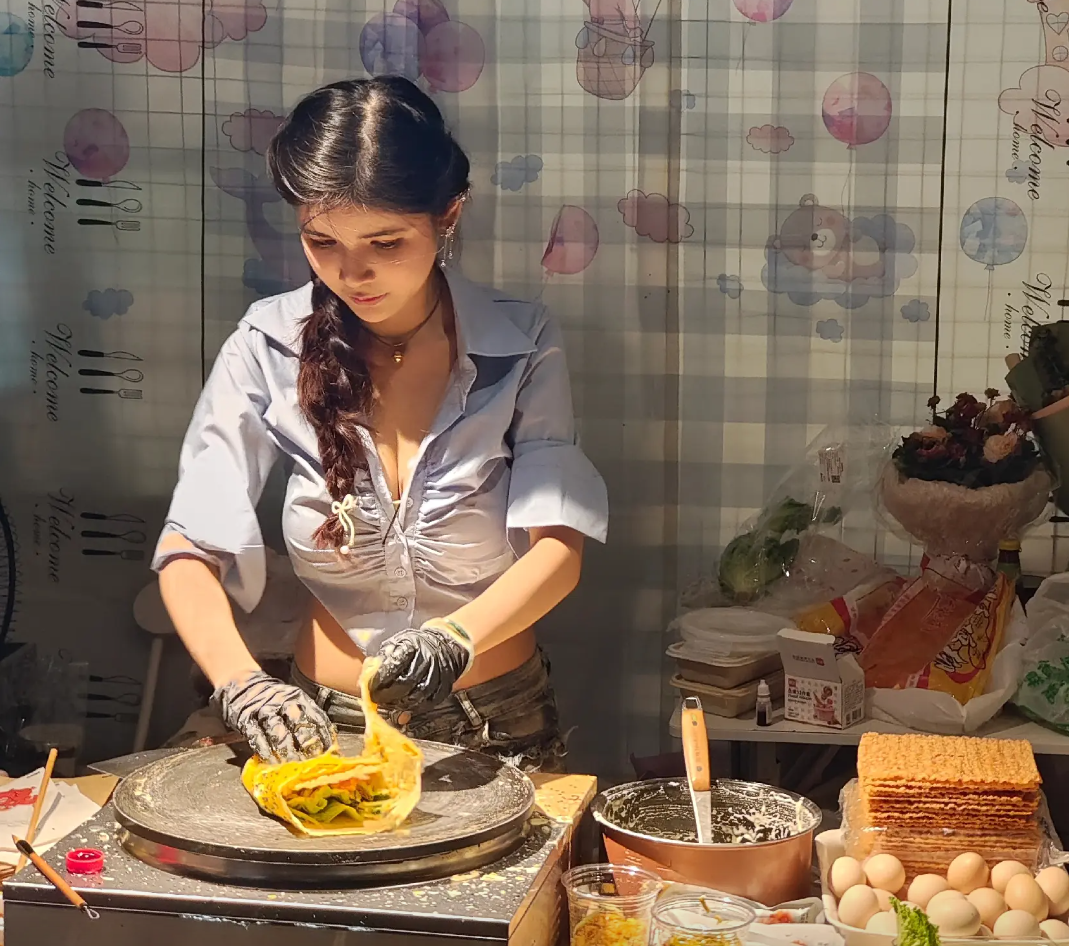 狗头萝莉痛哭回应招工，工资低是能力不足，不理解为何被骂上热搜(图7)