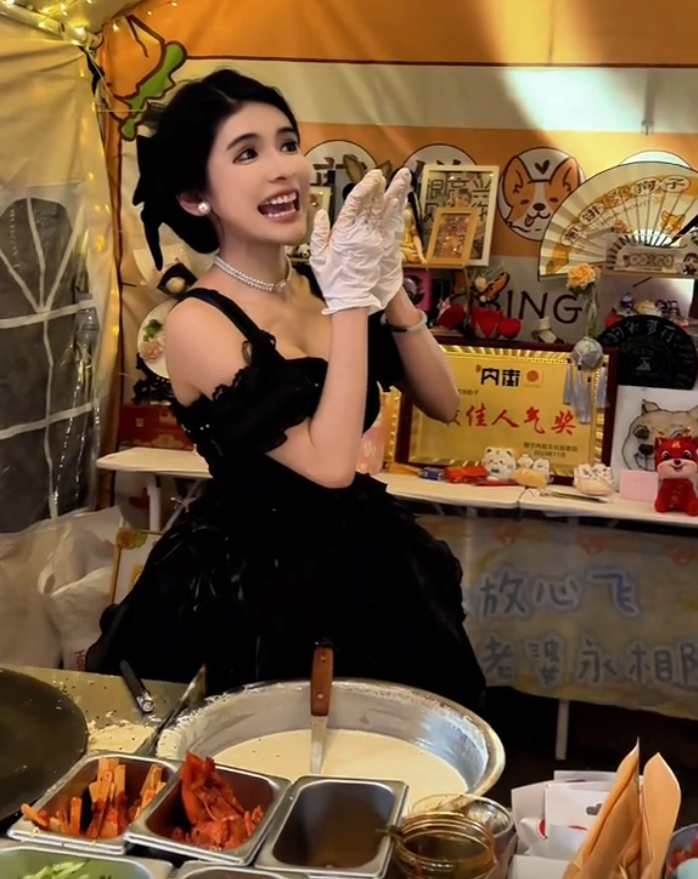 狗头萝莉痛哭回应招工，工资低是能力不足，不理解为何被骂上热搜(图10)