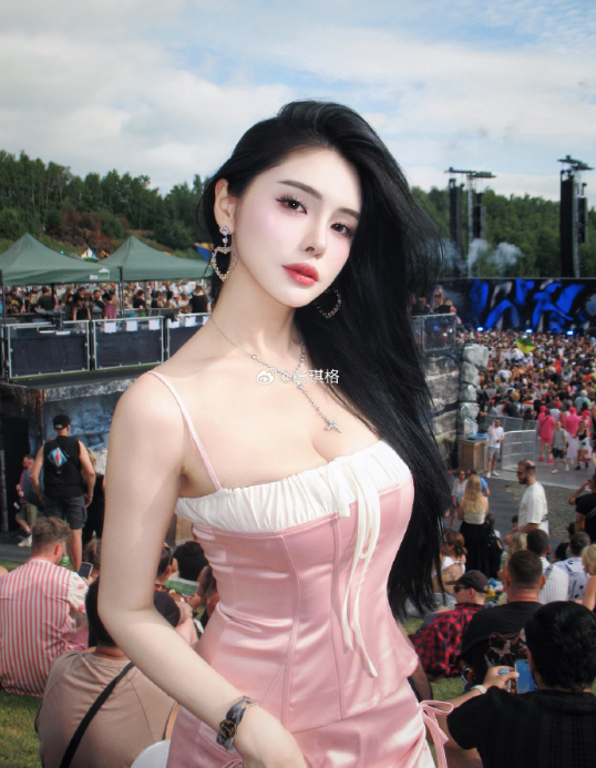 你自己“小”别拖其他男人下水！张琪格怒怼“找黑人”男友言论(图5)