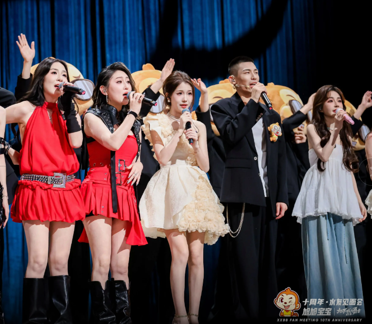 6000人现场！旭旭宝宝十周年见面会，主播圈“顶流”实至名归(图5)