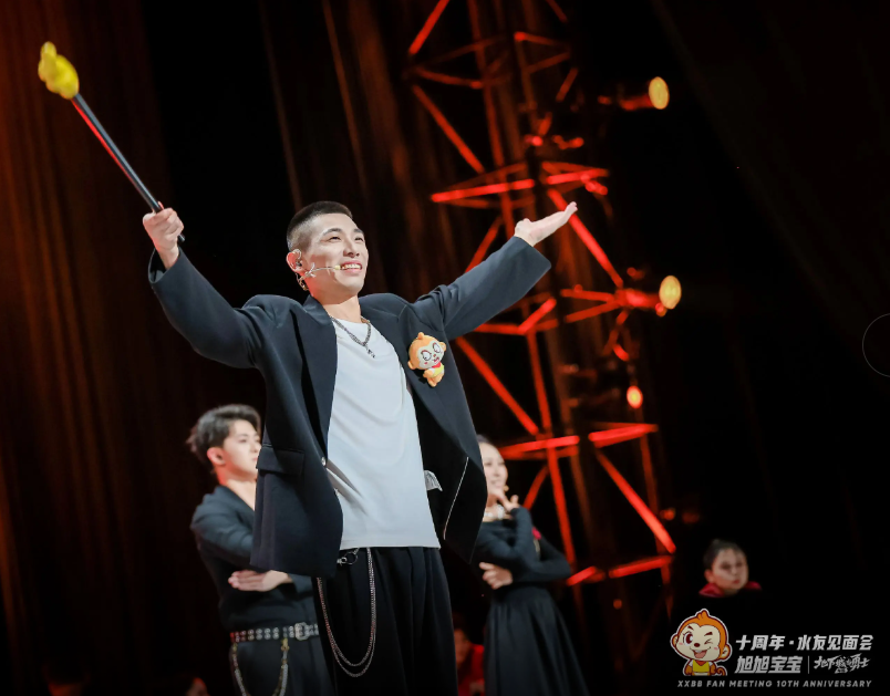 6000人现场！旭旭宝宝十周年见面会，主播圈“顶流”实至名归(图8)