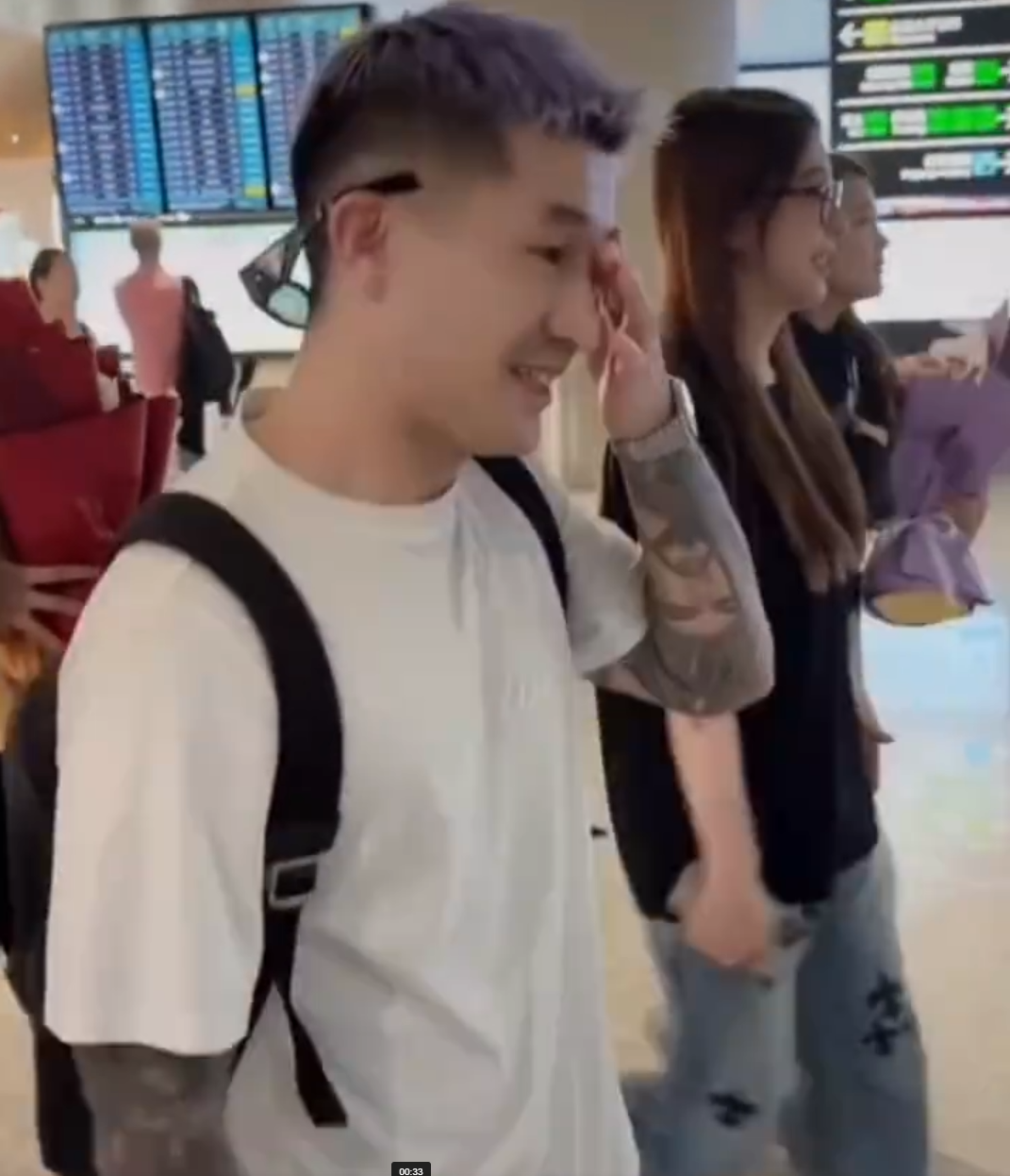 6年恩怨终和解！仙洋娜美机场泪崩重逢，柚子君回应王杉杉嫌提成高(图2)