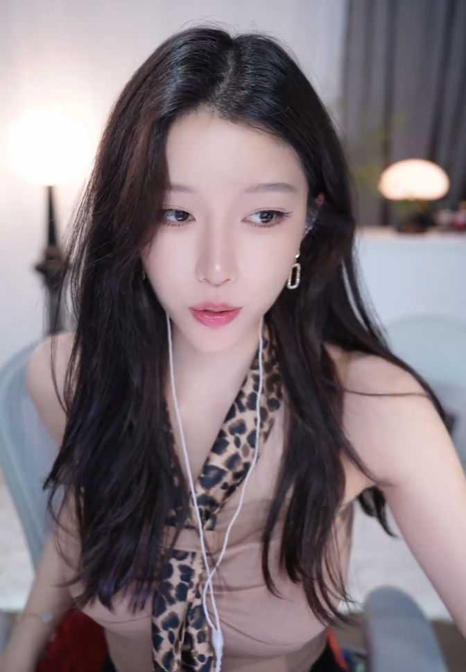 女主播自曝转行经历，做主播不会被骚扰！李佳琦为铂爵旅拍用户兜底退款(图3)