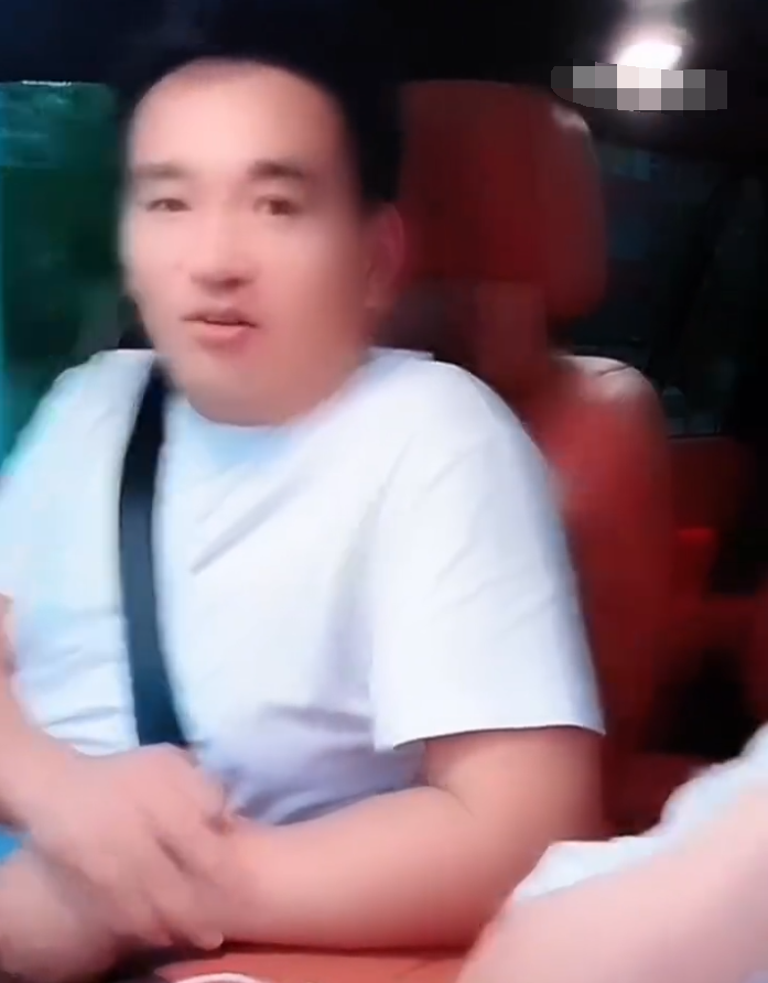 驴姐怒怼买号传闻：高迪的号问我干啥？从草根到顶流！太原老葛“燃爆之夜”泪诉逆袭史(图2)