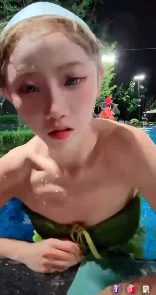 泳池直播被阻，女网红怒骂保安，辛巴棉密码陷风波，二子爷：若属实堪比三鹿(图6)