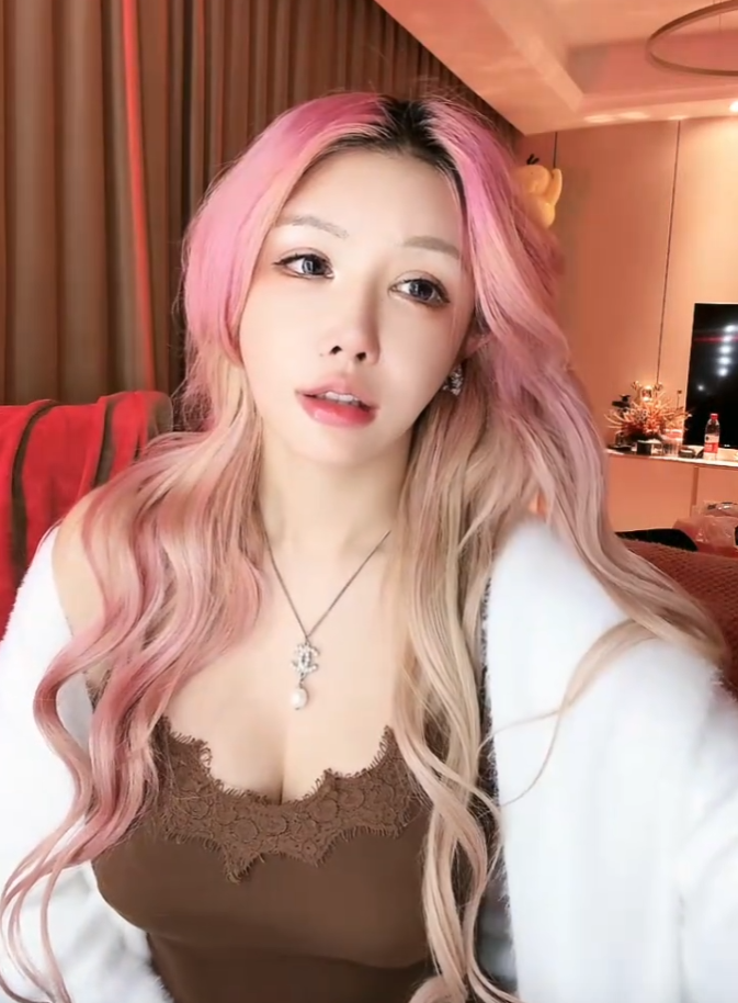 “擦边”女主播自曝夜场经历，因氛围感到不适，现实的尺度更夸张(图4)