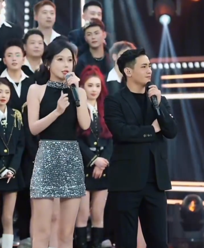 ​帅哥美女表演，吴迪团队高质量直播获扶持！褒姒直言自己专一长情(图1)