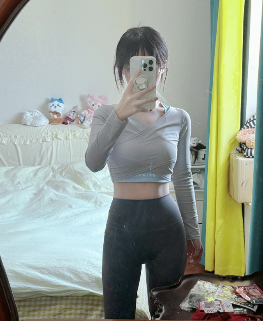 不会再打开斗鱼了，女主播真栗含泪宣布退鱼，与粉丝合影告别(图1)