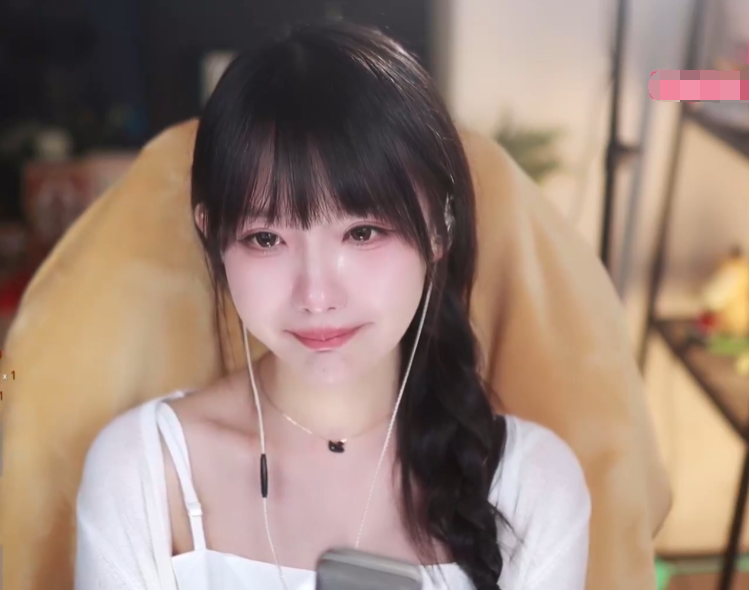 不会再打开斗鱼了，女主播真栗含泪宣布退鱼，与粉丝合影告别(图4)