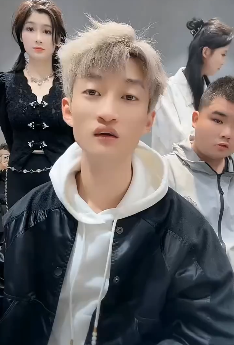 祁天道大舞台被拆，回应不干了还做户外，方丈给谭淼淼婚礼作证婚人(图6)