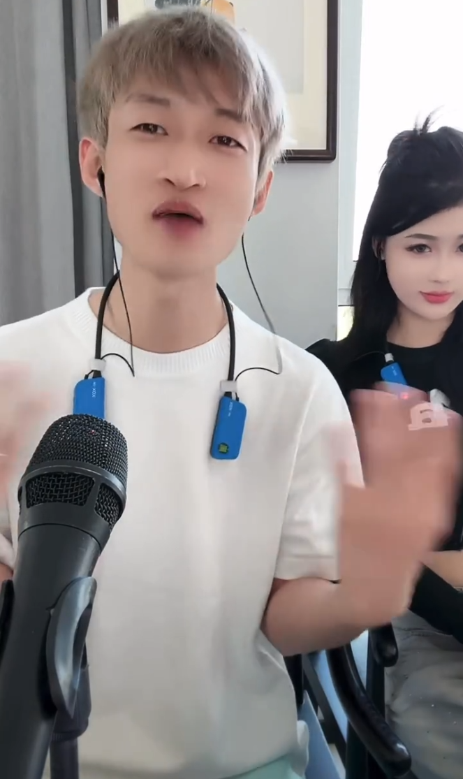 崔阿扎给天佑买衣服花7万，这俩最近好甜！丈门小根嘲讽祁天道：怎么混到一线的？(图6)