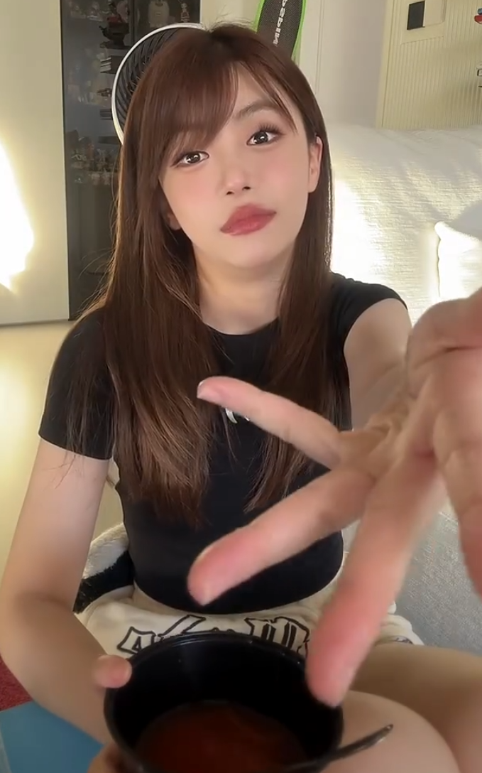 赚的钱全花光！周淑怡直言不婚不育，老了找小男生给他买法拉利(图4)