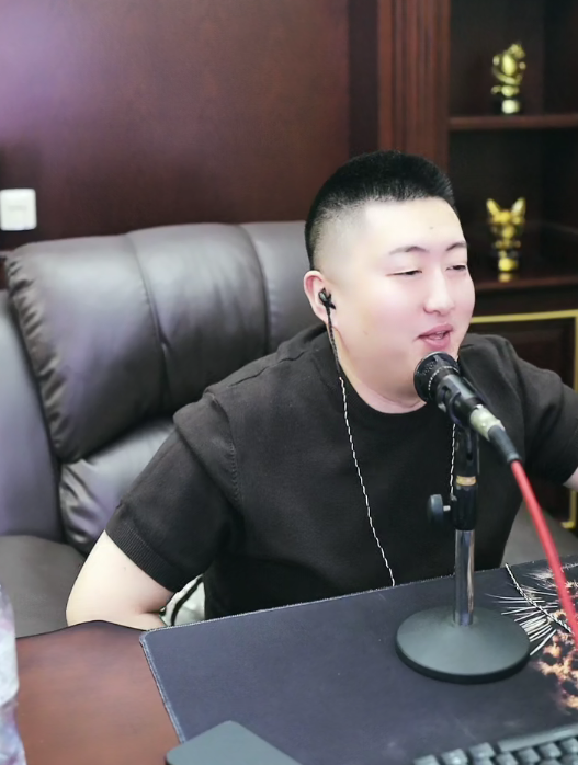 小洲谈毕加索，YY主播中最聪明的！老利羡慕木森一场直播卖好几百万(图3)