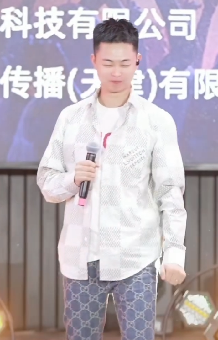 李四大舞台完美落幕，非常成功！“半吨兄弟”是天津李四徒弟？(图7)