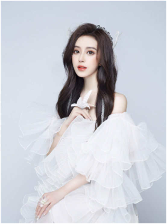 百万锹高攀了，朦朦姐送别墅婚房？小洲盘点被挖走的神豪(图6)