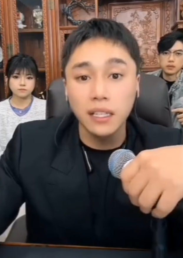 刘二狗喊话刘刘，再干我人设必还手！一哥分析天道大舞台真实人气(图1)