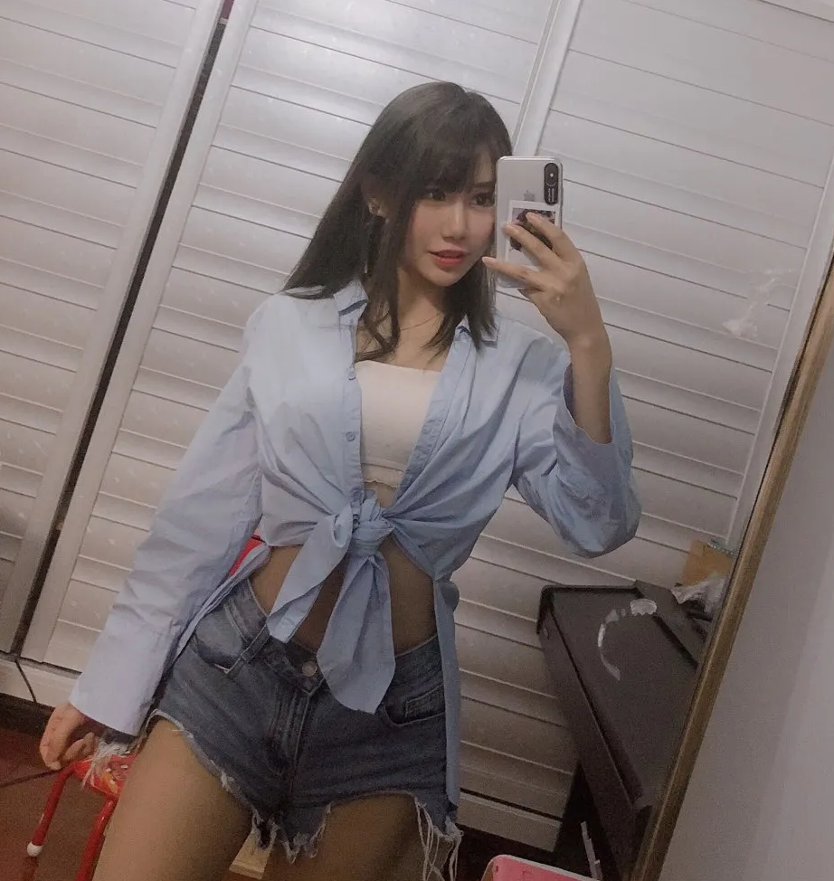 二次元喵老师转型“上岸”，不愿习惯性讨好观众，删作品从头开始(图1)