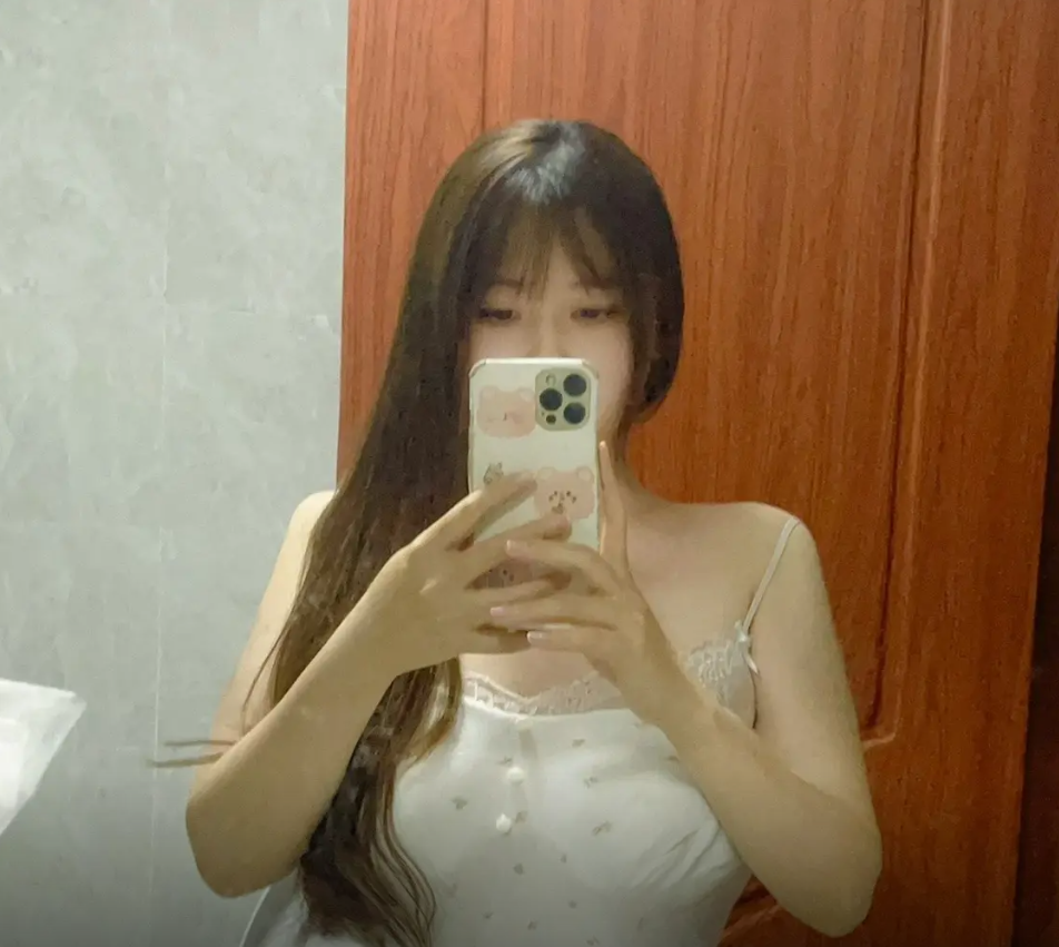 已经准备好擦边了！酥酥复出否认生子，自曝将转型娱乐PK主播(图1)