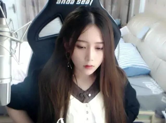 已经准备好擦边了！酥酥复出否认生子，自曝将转型娱乐PK主播(图2)