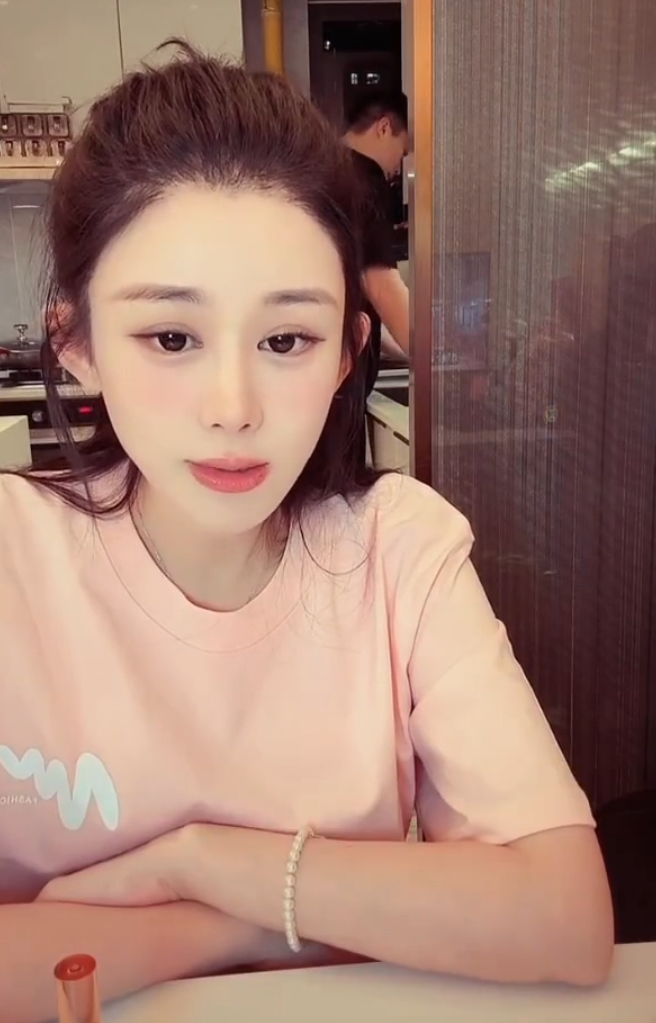 刘二狗前妻刘刘宣布怀孕，老公想要！天佑自曝某人能让自己解封露脸直播？(图3)