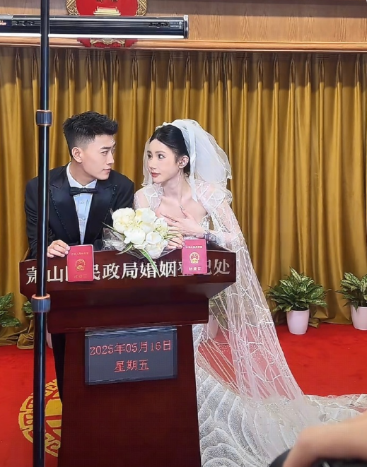 真真姐收集证据欲让其净身出户,散打哥否认剧本!任权薛小婉结婚忘带身份证?(图5)