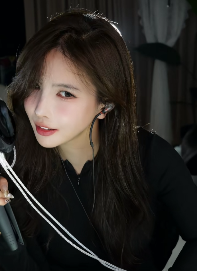 千元订制68元卖不动,女主播收入暴跌,还被同行嘲讽“麦片”主播(图5)