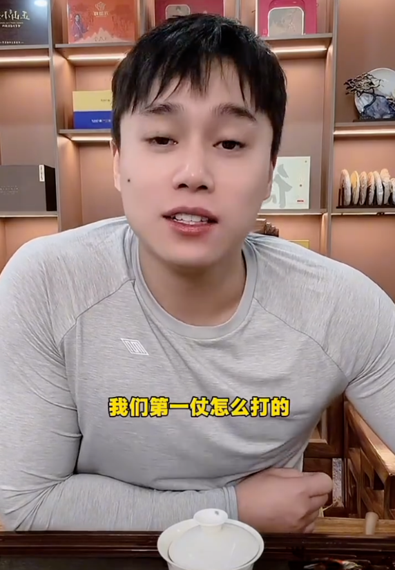 刘二狗讲述往事，后起之秀被老网红打压？叶珂自曝讨好型人格：我连洗头都怕理发师辛苦！(图2)