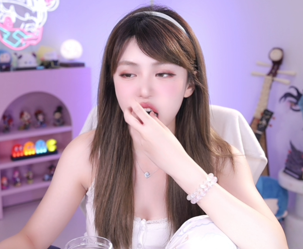 周淑怡首封7天？怒怼超管反被严惩！小洲深情告白YY：感恩平台成就自我(图1)