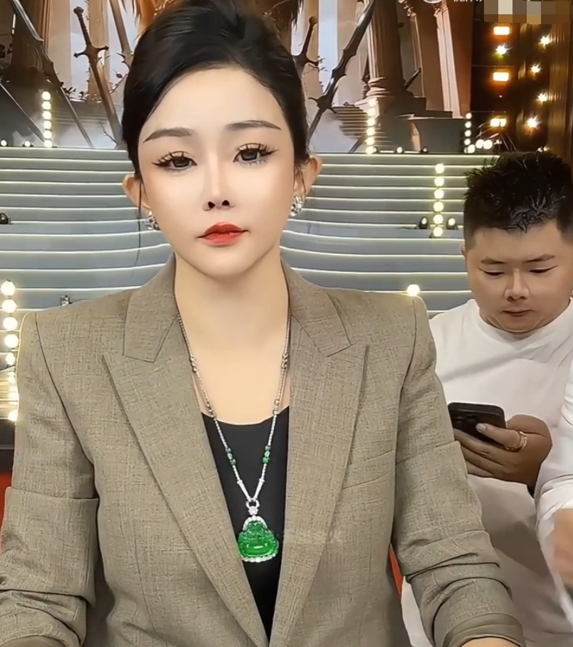 辛巴通知所有员工：别找我有事找初瑞雪！赵梦澈声明，不会回应任何事情(图3)