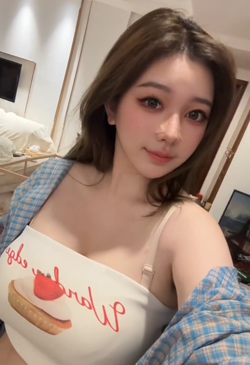 刘飞儿发文后悔整容？十年心结一朝解，坦言后悔没早去做鼻子(图1)